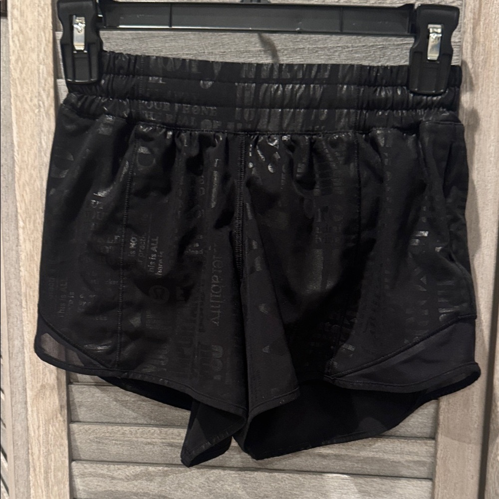 Lululemon Hotty Hot Short ll 2.5” manifesto foil Black Women's Athletic Sz 4tall